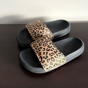 Vans Off The Wall Slide On Cheetah Print Sandals Kids Missy Size 11  EUC